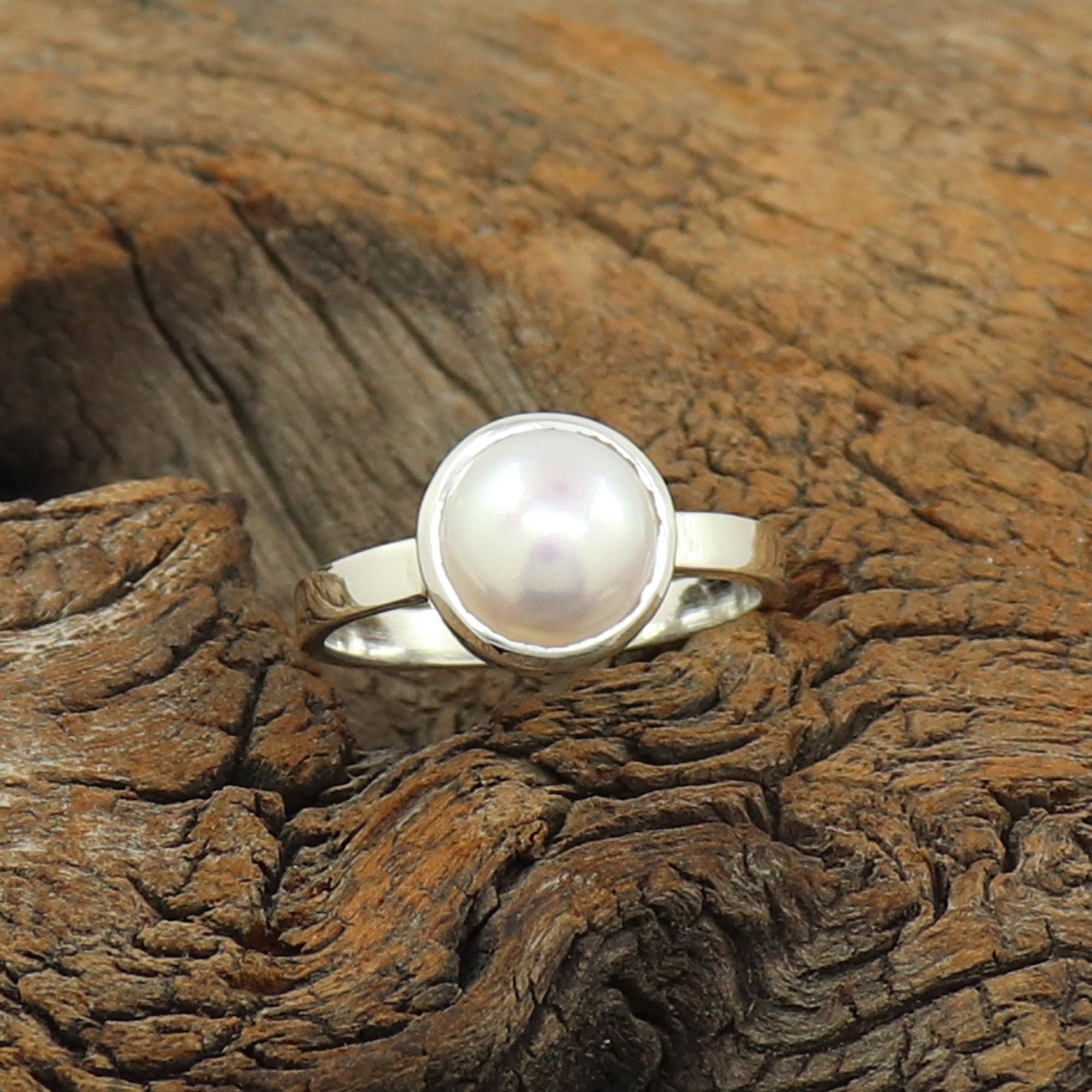 On What Finger Should You Wear A Pearl Ring - PearlsOnly :: PearlsOnly |  Save up to 80% with Pearls Only France