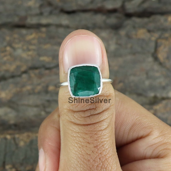 Raw Emerald Ring, Sterling Silver Ring, Emerald Ring, Bohemian Ring, Green Gemstone Ring, Everyday Ring, Healing Gemstone Ring, Gift for Her