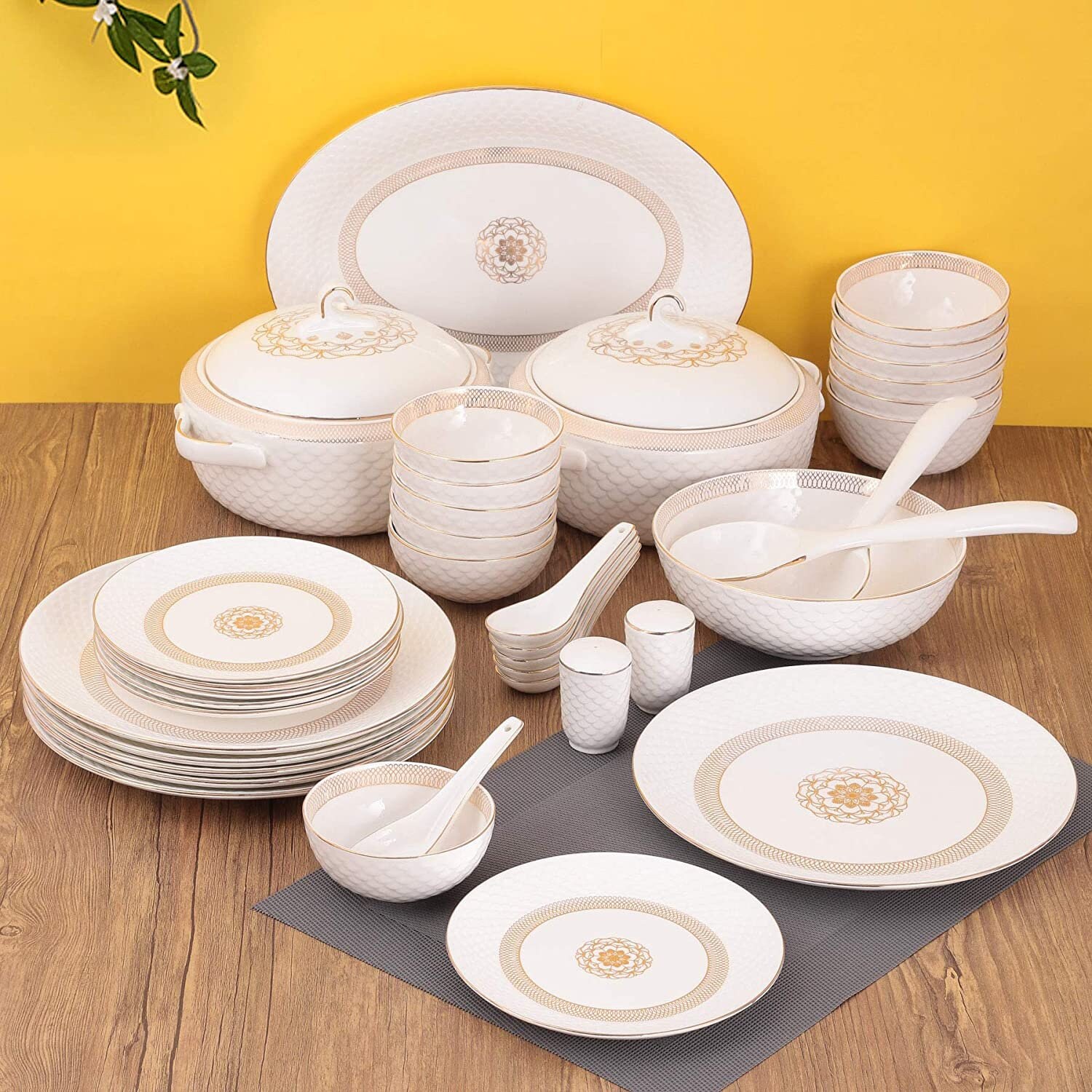 Service de table en porcelaine – Service de table de 60 pièces en  porcelaine de style chinois antique – Assiettes, bols, cuillères et soupe –  Service pour 12 personnes : : Maison