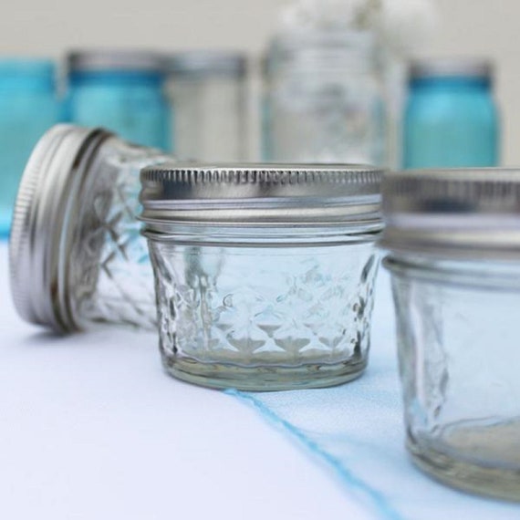 8 Oz with Airtight Lids and Bands - Canning Jars with Crystal