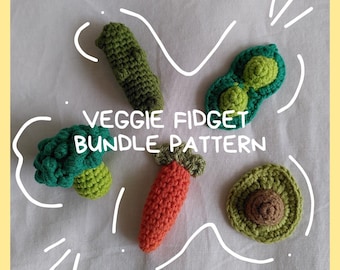 Peut inclure: Un lot de patrons de crochet pour réaliser cinq jouets sensoriels différents sur le thème des légumes. Le lot comprend des patrons pour une carotte, un avocat, un brocoli, une gousse de pois et un concombre. Les jouets en crochet sont réalisés avec du fil vert, orange et marron.
