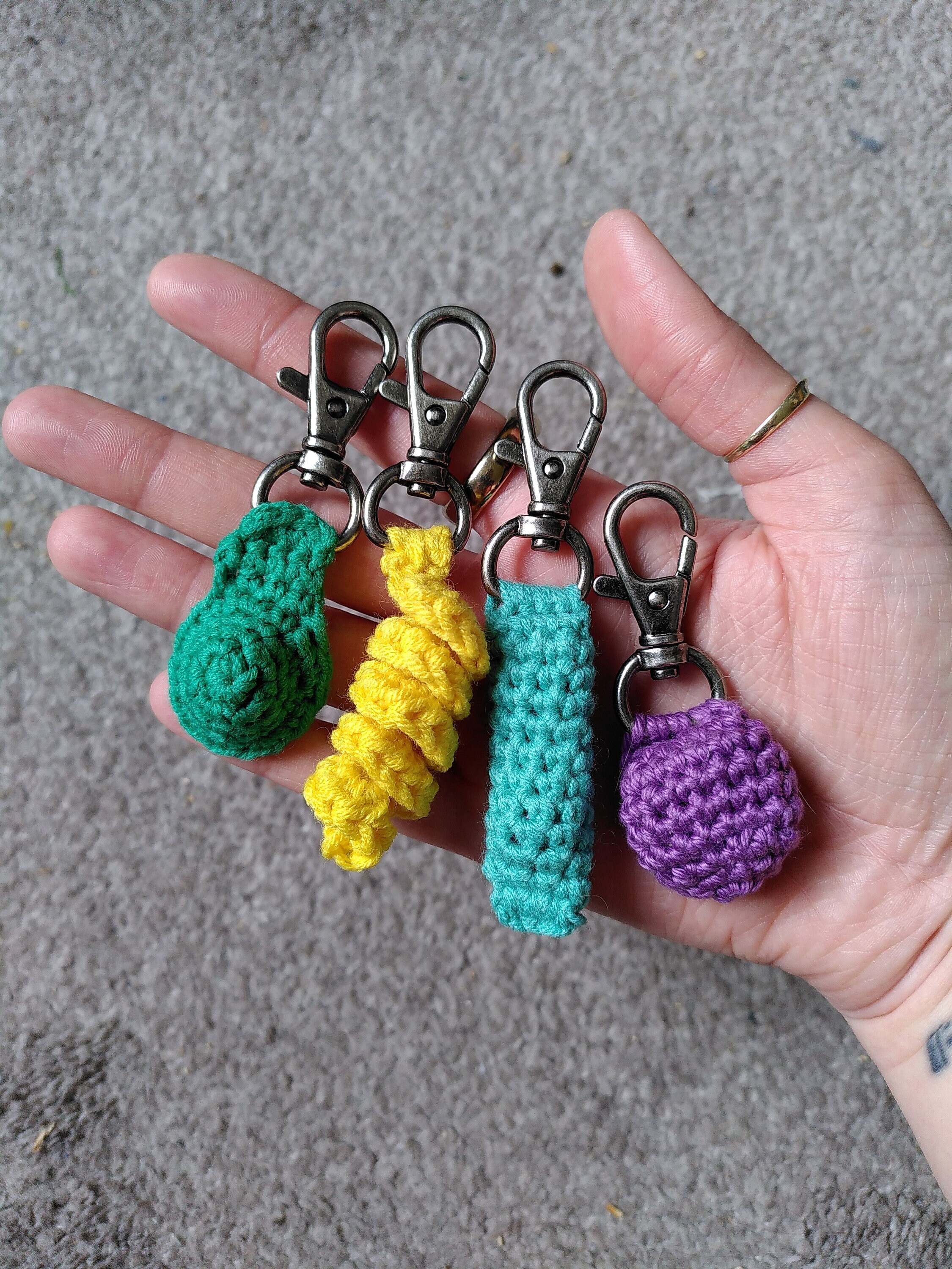 AMOMENTO☆24SS HAND MADE LONG CROCHET KEYRING maxresdefault.jpg