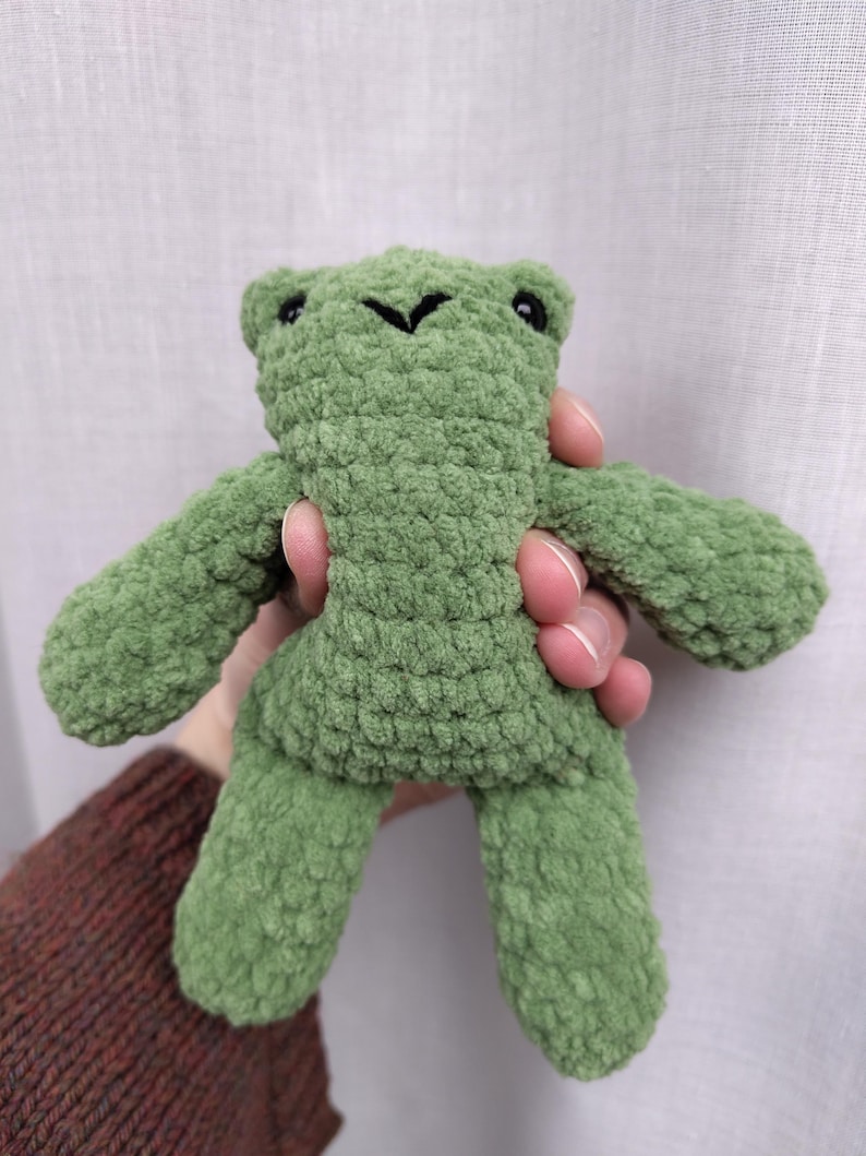 Filbert the Fidget Frog Crochet Pattern, No-sew Plush Doll (digital ...