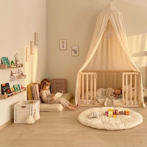 Montessori Bodenbett mit Hoher Sicherheit-Geschirr & Tor - Massiver Eschenholz-Kinderrahmen