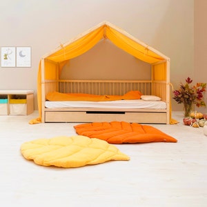 Wool-Padded Cotton Leaf Play Mat: Newborn Gift