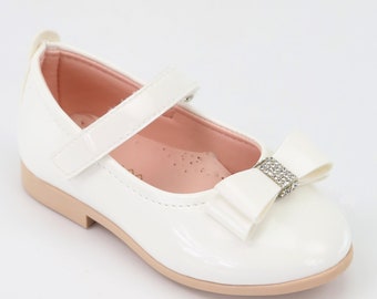 Girls Patent Mary Janes Flat Dress Shoes Wedding Bridesmaid Occasion Footwear  in Ivory-Off White