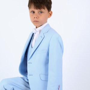 Costume Pageboy coupe ajustée pour garçon en Bleu Clair image 9