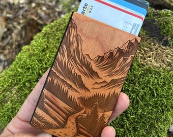 Wooden card case with mountain and landscape engraving in German style – wallet for cards, banknotes, coin compartment, slim wallet, gift