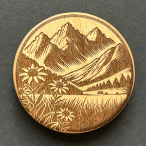 Wooden magnet with Alpine panorama & edelweiss – also bottle opener – Bavarian landscape design