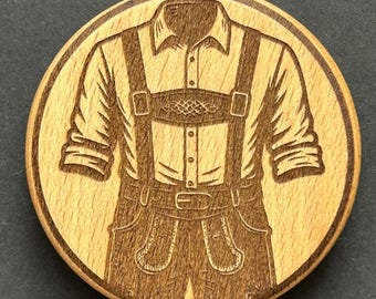 Wooden bottle opener with magnet – engraving of a pair of lederhosen – traditional Bavarian souvenir