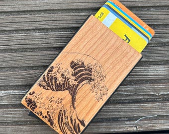 Wooden card holder with wave engraving – Inspired by the Great Wave of Kanagawa. Kanagawa wooden card holder gift for men