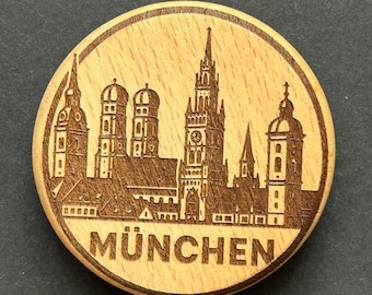 Wooden magnet with Munich skyline – also bottle opener – souvenir & wood engraving artwork
