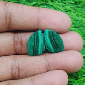 Malachiet Edelsteen - Fancy Shape Cabochon Matching Pair, Steen voor oorbellen sieraden maken (gratis boren beschikbaar) Afmeting 17X12X4 mm