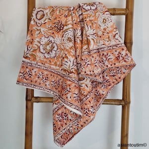 Foulard Carré En Coton Gris à Fleurs - Très Bon état