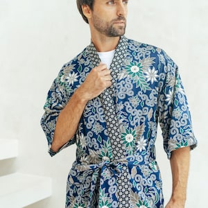 Blue Men’s Silk Blend Kimono Robe, Dressing Gown, Men&#39;s Kimono Robe Jacket, Silk pyjamas, Satin Pyjamas, Kimono Gift, Holiday Pajamas
