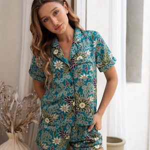 Turquoise Satin Pyjama Set, Silk Pajamas, Unique Gift for her, Sleepwear, Loungewear, Nightwear, Bridesmaid Pajamas, Bridal Wedding Gift
