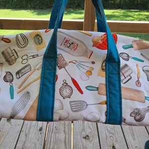 Insulated casserole carrier