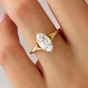 Anillo de compromiso de moissanita talla marquesa con brazo dividido, anillo de boda de oro amarillo de 14k con brazo dividido, anillo de promesa solitario talla marquesa, anillo de aniversario