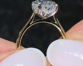 Anello di fidanzamento antico con alone nascosto a forma di V, anello di promessa con montatura a cattedrale, anello vintage in oro giallo, anello di anniversario con moissanite taglio ovale da 3 carati