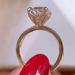 Verborgen effenen tulp set bloem verlovingsring, klassieke verlovingsring met 4 bloemblaadjes, grote 3,50 kt rond geslepen solitaire moissanite ring