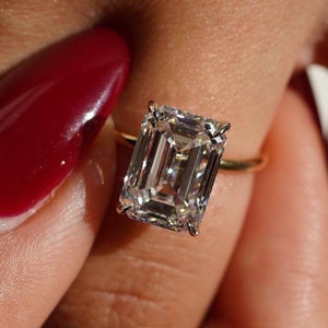 Bague solitaire classique en moissanite, bague de fiançailles taille émeraude 2,5 carats, anneau uni en or massif, bague promesse solitaire émeraude, bague quotidienne