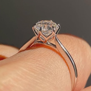 Cathedral Tulip Setting Engagement Ring, Round Cut Solitaire Moissanite Ring, 14k Gold Tulip Flower Set Ring, 6 Petal Prong Set Diamond Ring