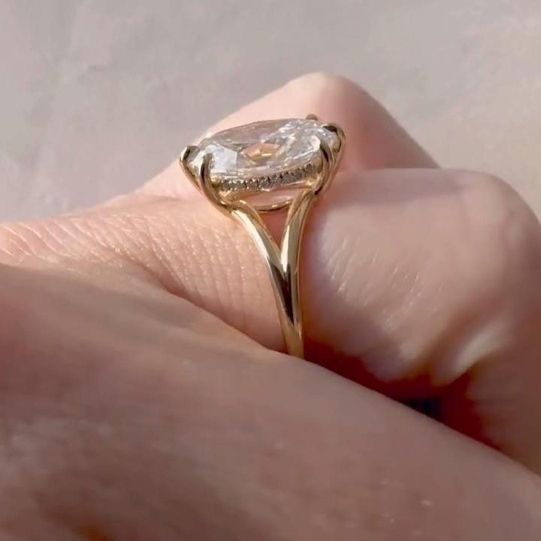 Large 4.50CT Oval Cut Moissanite Ring, 14k Yellow Gold Split Shank ...