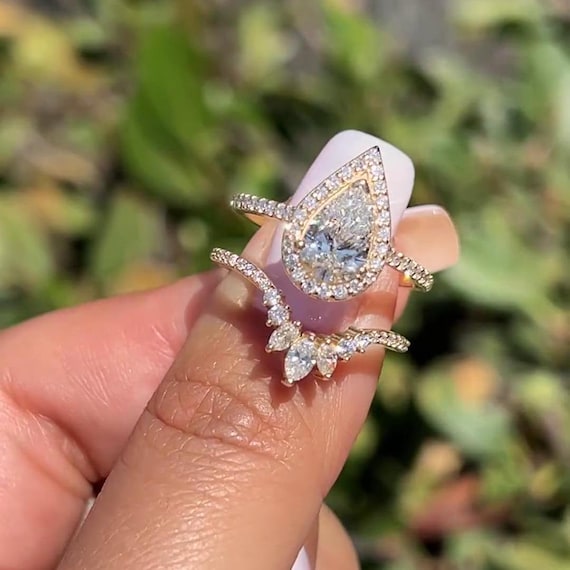 Pear shaped diamond wedding sets discount