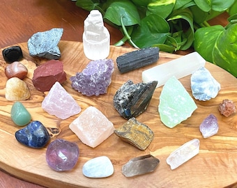 Kit de cristales para principiantes - Kit de sanación de chakras de 23 piezas - Piedras preciosas en bruto y pulidas - Paquete de piedras de protección energética (ADEMÁS de una guía de cristales de regalo)