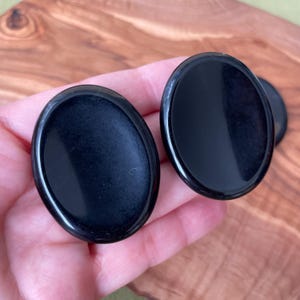 Obsidian Worry Stone – Natural Black Obsidian for Grounding and Protection | Palm Stone for Meditation and Chakra Balancing