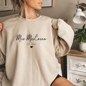 Future Mrs Personalised Sweatshirt Bride to Be sweater Bride Sweatshirt Gift for the Bride Honeymoon hen party bachelorette present image 1