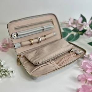 Personalisierter Schmuck Veranstalter, Schmuckschatulle für sie, personalisiertes Geschenk für sie, Brautjungfer Geschenke, Reise Schmuckschatulle, Geschenk für die Braut