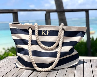 Personalisierte Strandtasche | Gestreifte Urlaubstasche mit Seilgriff | Personalisiertes Geschenk für sie | Nautische Strandtasche | Flitterwochen-Reisegeschenk