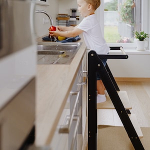 Torre de cocina para niños, taburete de aprendizaje plegable, muebles montessori, torre auxiliar, taburete de aprendizaje ajustable en altura plegable para niños pequeños Black+clear lacquer