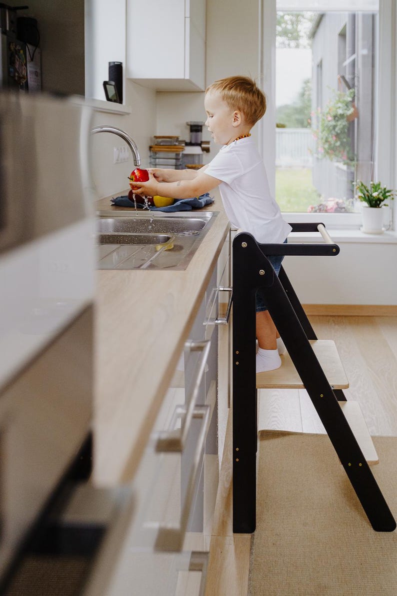 Hopfällbart kökstorn: Montessori-pall för lärande Black+clear lacquer