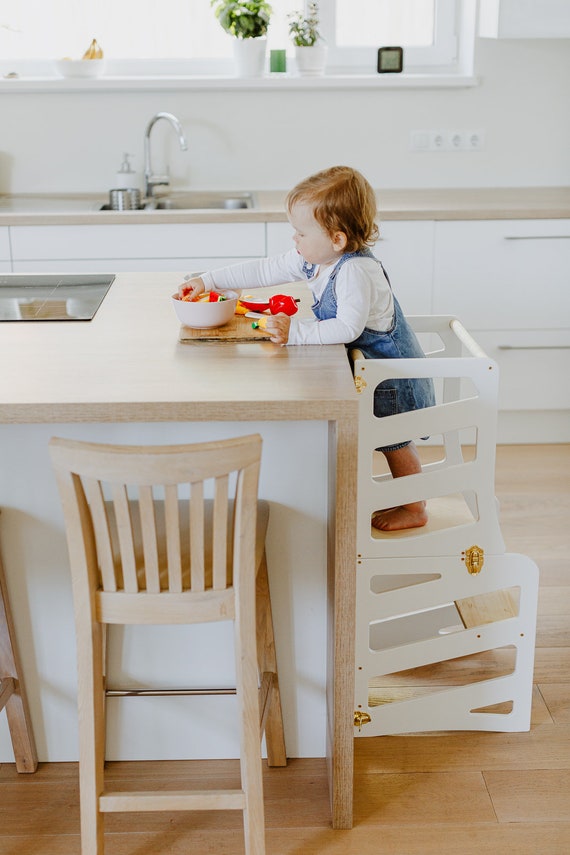 Taburete de cocina para niños pequeños, taburete Montessori para niños,  torre de pie para bebé, ayudante de pie para niños (nogal)