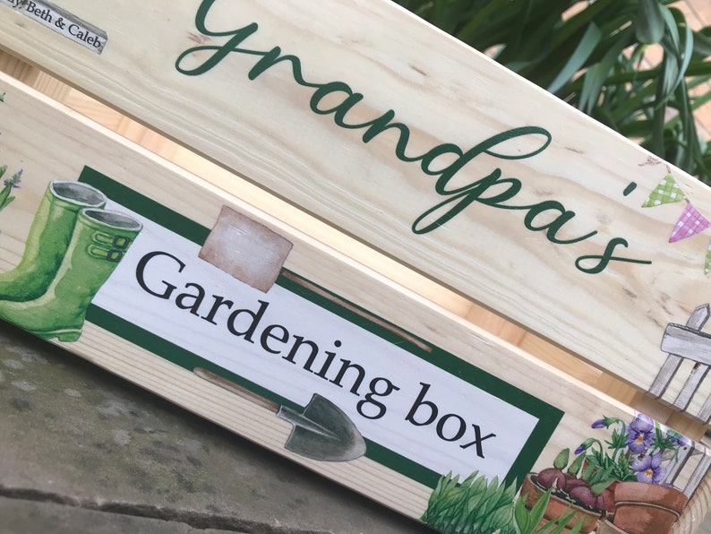 Personalised gardening box, gardener, gardening gift, garden lover, Grandparent gift, Dad gift, Mum gift, gardening tools, garden box, plant image 3