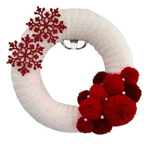 Crochet Christmas Wreath Pattern - Red Berries (US Terms)