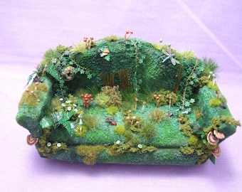 Miniature Mossy Sofa with wren's nest -MM121