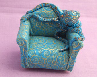 Dolls House Chair - Hide and Seek 2 (DHC47)