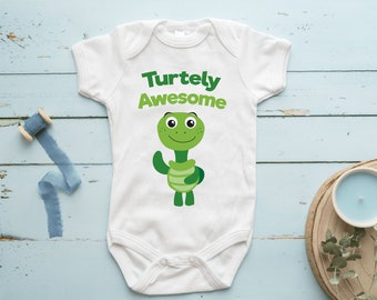 Turtley Awesome Baby Grow | Schildkröten-Kleidung | Schildkröten-Shower Dusche | Animal Baby Romper | Baby Pun