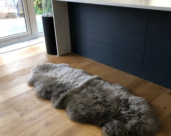 Ethically crafted double sheepskin rug in Vole