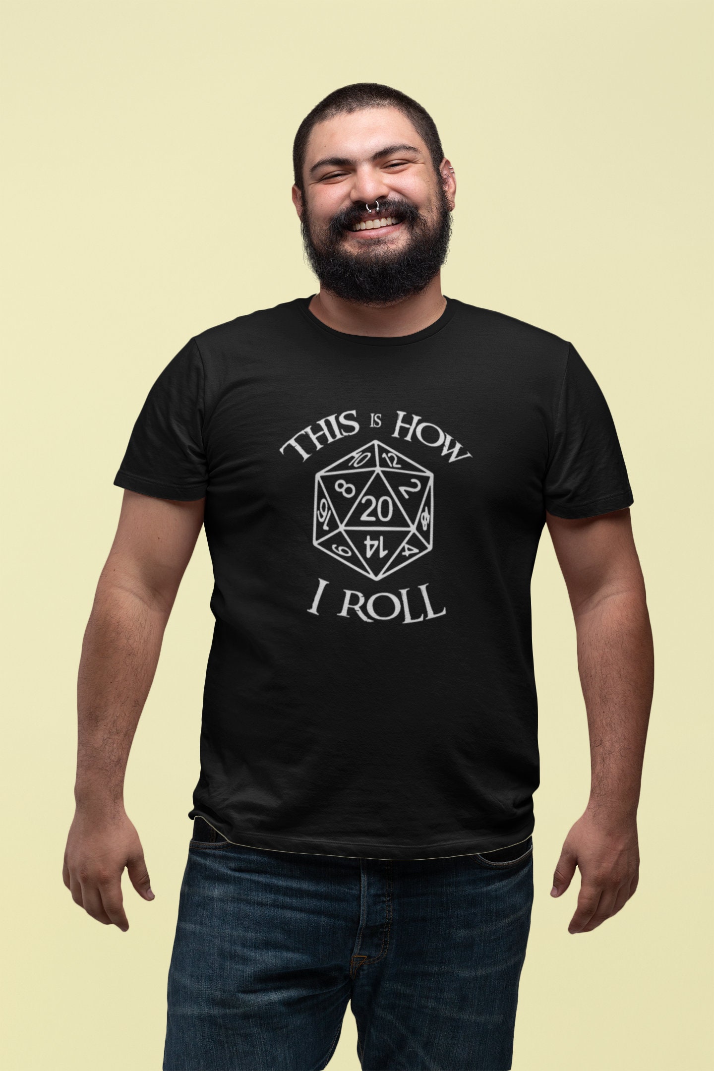 Discover Dungeons and Dragons This is how I roll T-Shirt