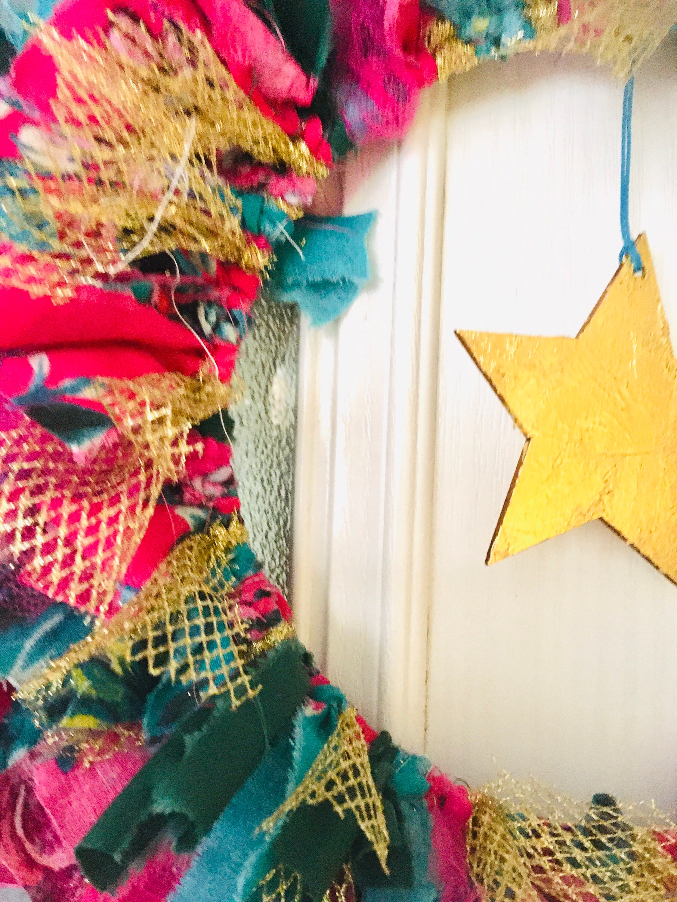 Fancy Rags Elegant DIY Rag Wreath Kit: Stunning Cerise, Teal and Gold Colors ...