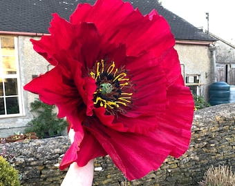Decoración de pared con flores gigantes de papel crepé, hecha a mano, arte de pared único.