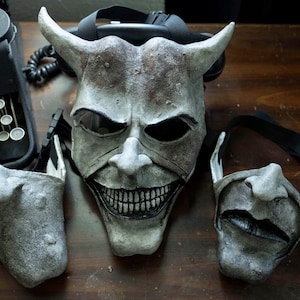 Black Phone Grabber Mask: Horror Film Replica for Scary Halloween Cosplay and Gothic Roleplaying