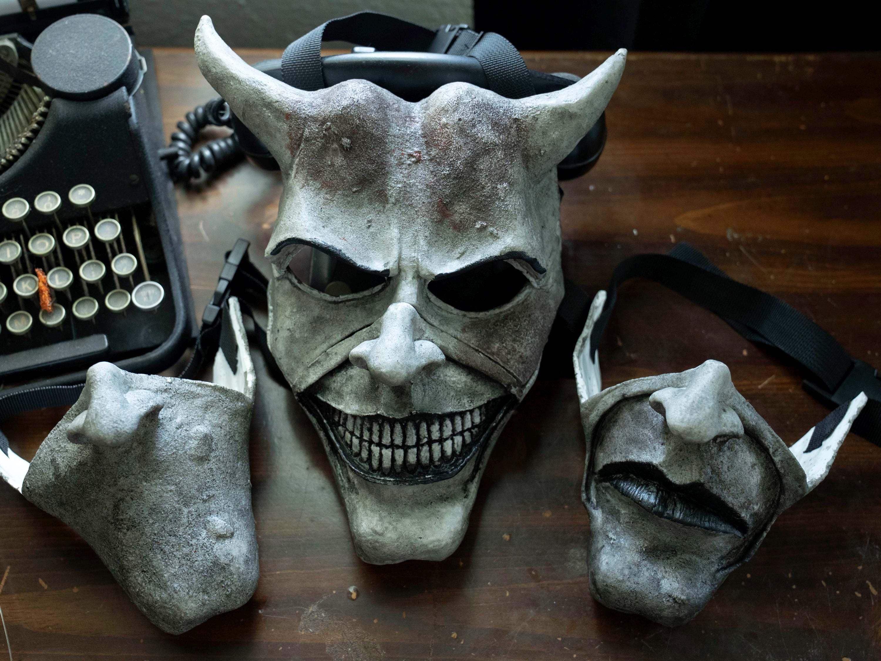 黒い電話掴みマスク：ホラー映画のレプリカ。怖いハロウィンコスプレや