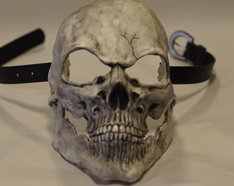 Realistic Human Skull Mask for Halloween, Cosplay, Gothic Horror & Grim Reaper Costume