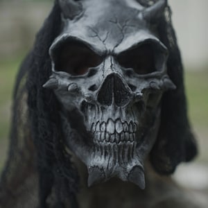 Demonic Skull Warrior Mask: Gothic Fantasy Cosplay Prop for Horror Films, Medieval Costumes & Photoshoots