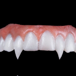 vampire fangs (incisor)